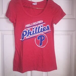 WOMEN Philadelphia Phillies red tshirt tee small s
